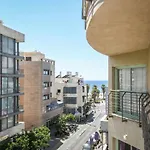 Elegant Sea-View Apartment With Mamad In The Heart Of Tel Aviv By Sea N\' Rent